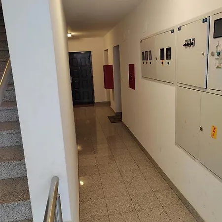 Ivano-free Parking - Self Check In شقة *