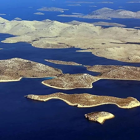 Ivano-free Parking - Self Check In شقة