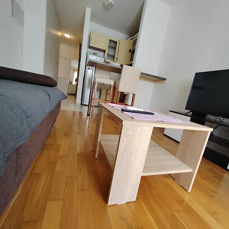 Ivano-free Parking - Self Check In * زادار