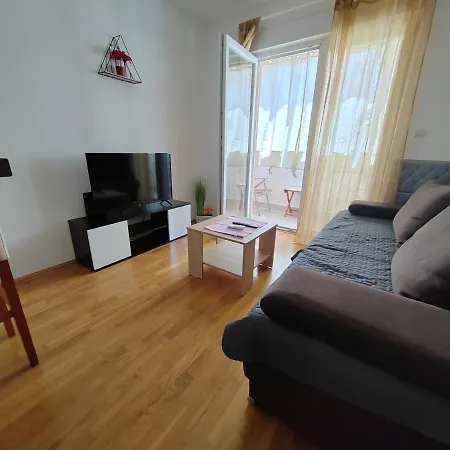 Ivano-free Parking - Self Check In *