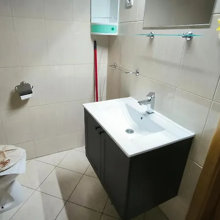 Ivano-free Parking - Self Check In Apartamento