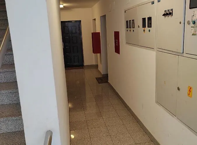 Ivano-free Parking - Self Check In Apartman *