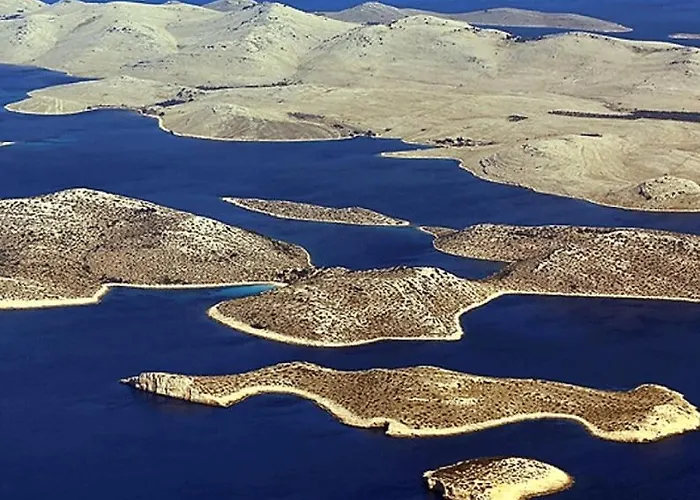 Ivano-free Parking - Self Check In Apartman