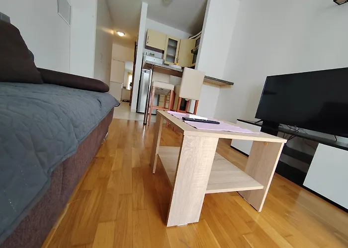 Ivano-free Parking - Self Check In * Zára