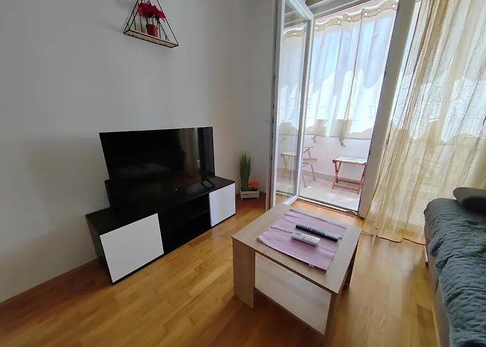 Ivano-free Parking - Self Check In *