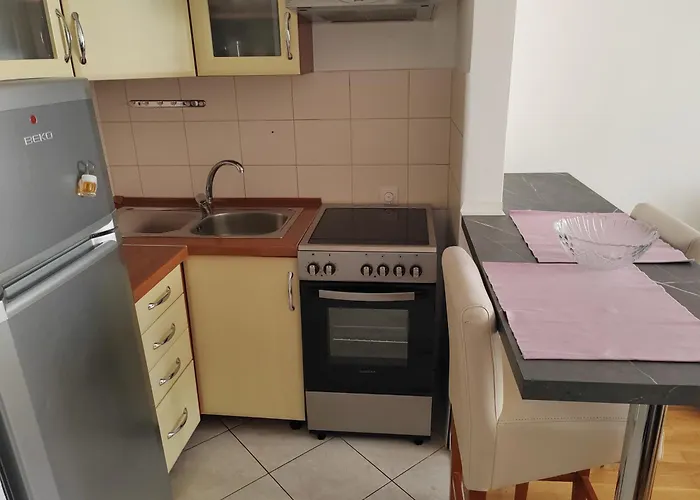 Ivano-free Parking - Self Check In Apartman Zára